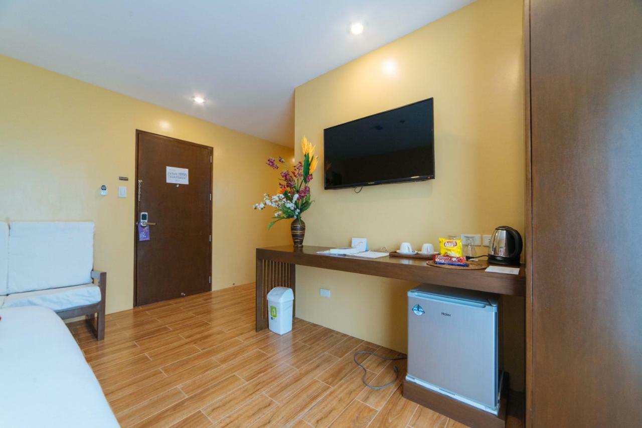Reddoorz Premium Near Health Centrum Banica Roxas City Exterior photo