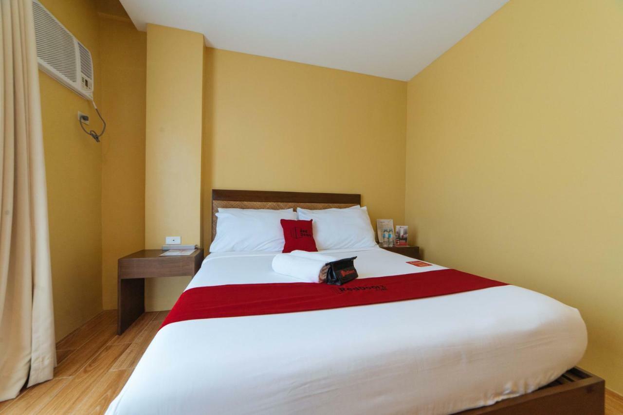 Reddoorz Premium Near Health Centrum Banica Roxas City Exterior photo