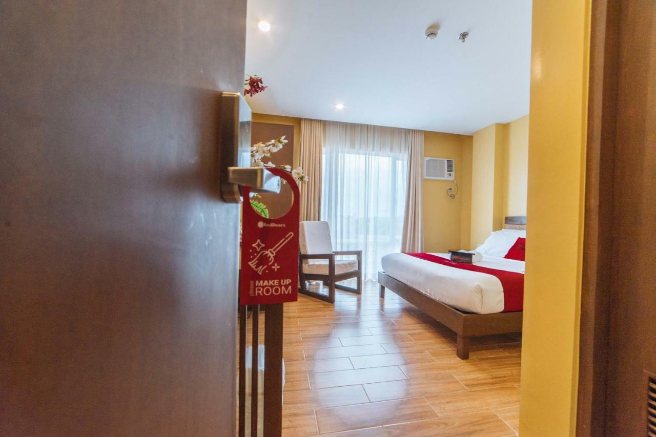 Reddoorz Premium Near Health Centrum Banica Roxas City Exterior photo